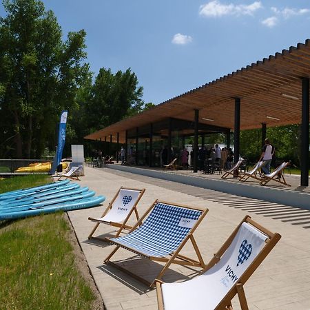 Tente Lodge Pour 5 Personnes En Bordure De La Riviere Allier Au Sein D'Un Petit Camping Saint-Yorre Exteriér fotografie