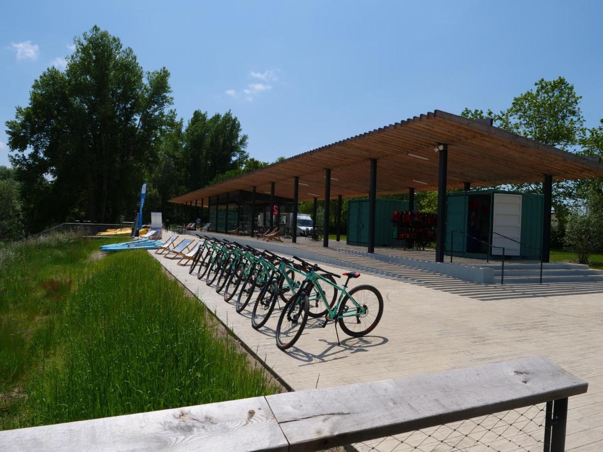 Tente Lodge Pour 5 Personnes En Bordure De La Riviere Allier Au Sein D'Un Petit Camping Saint-Yorre Exteriér fotografie